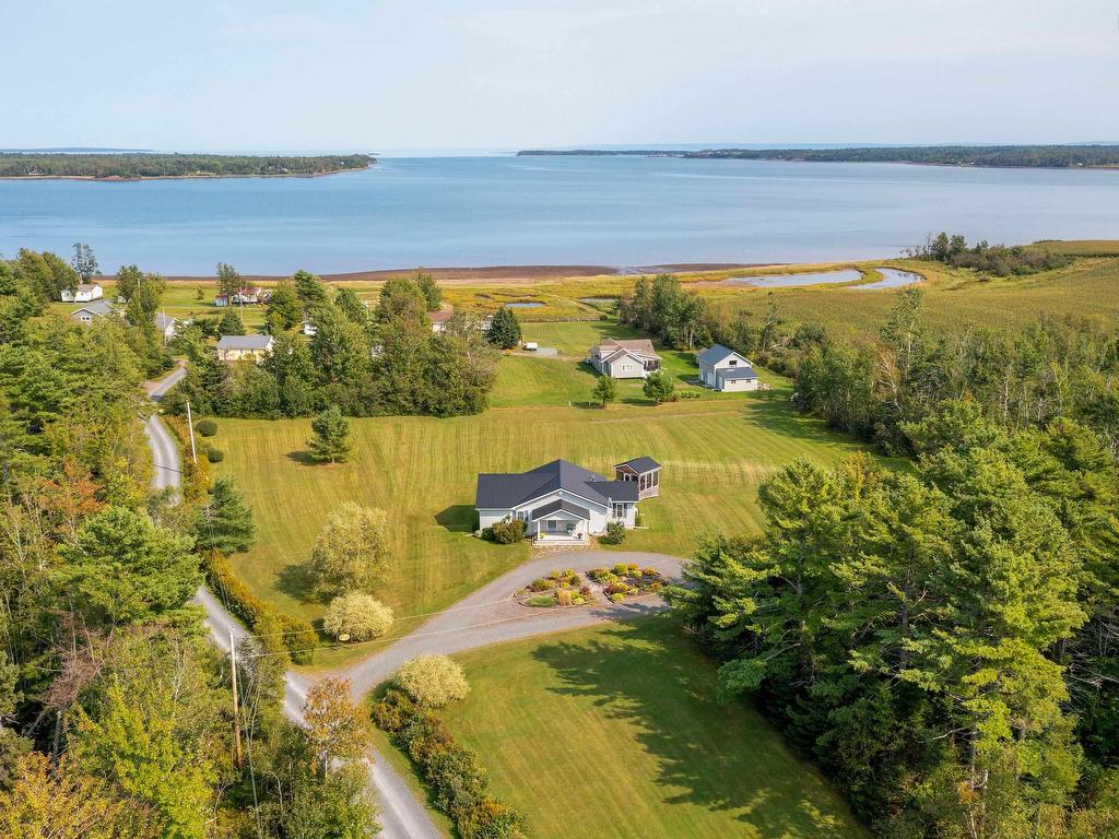 












70 Davidson Lane

,
Waterside,




NS
B0K 1H0

