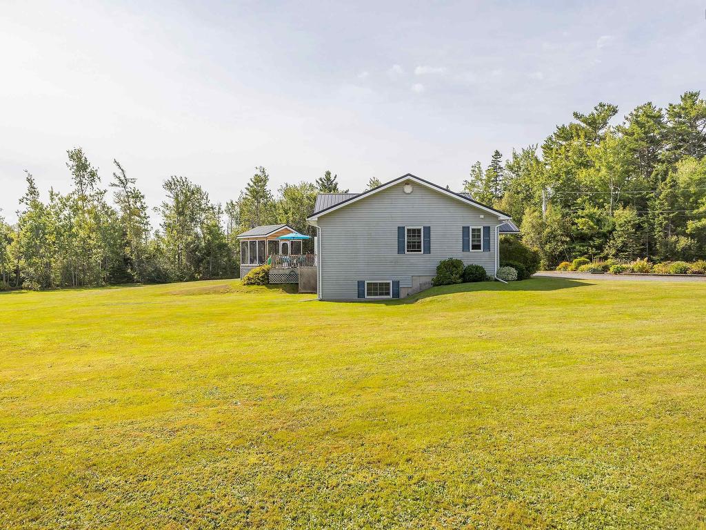 












70 Davidson Lane

,
Waterside,




NS
B0K 1H0

