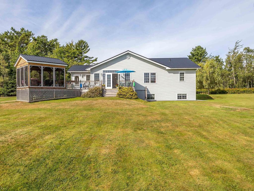 












70 Davidson Lane

,
Waterside,




NS
B0K 1H0

