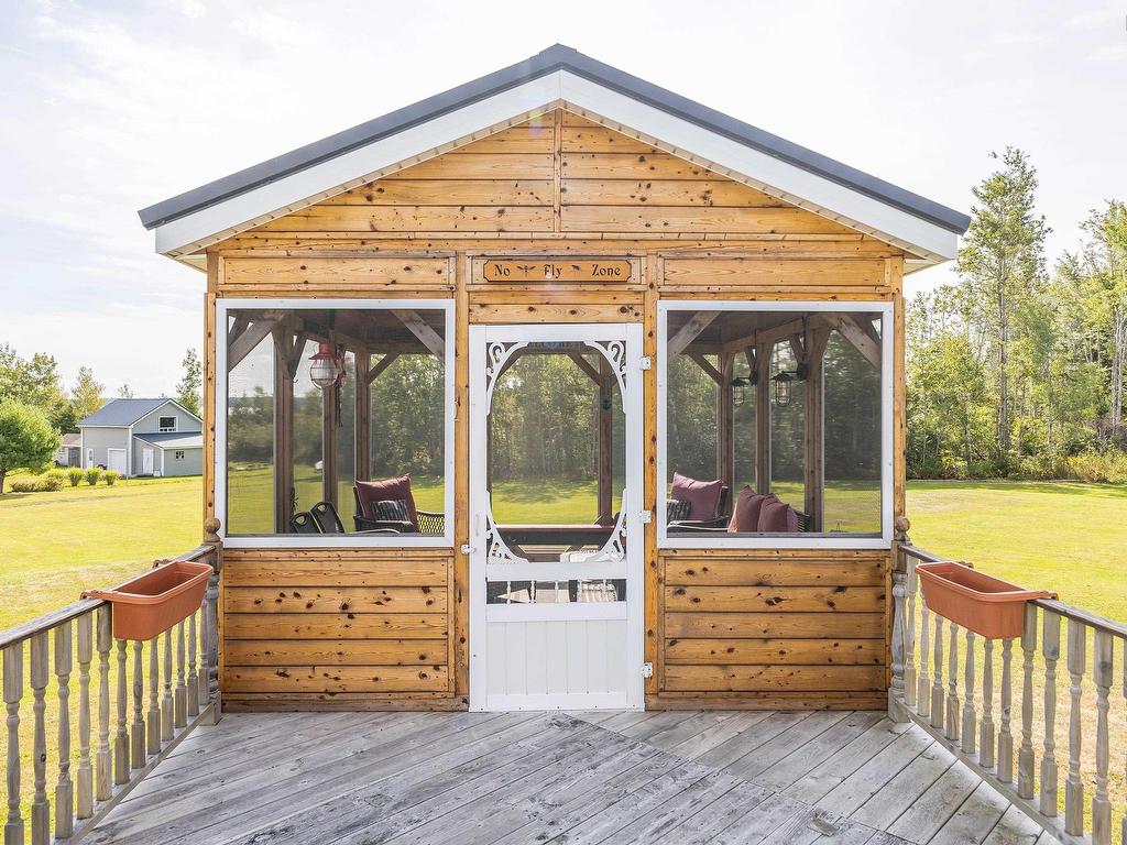 












70 Davidson Lane

,
Waterside,




NS
B0K 1H0


