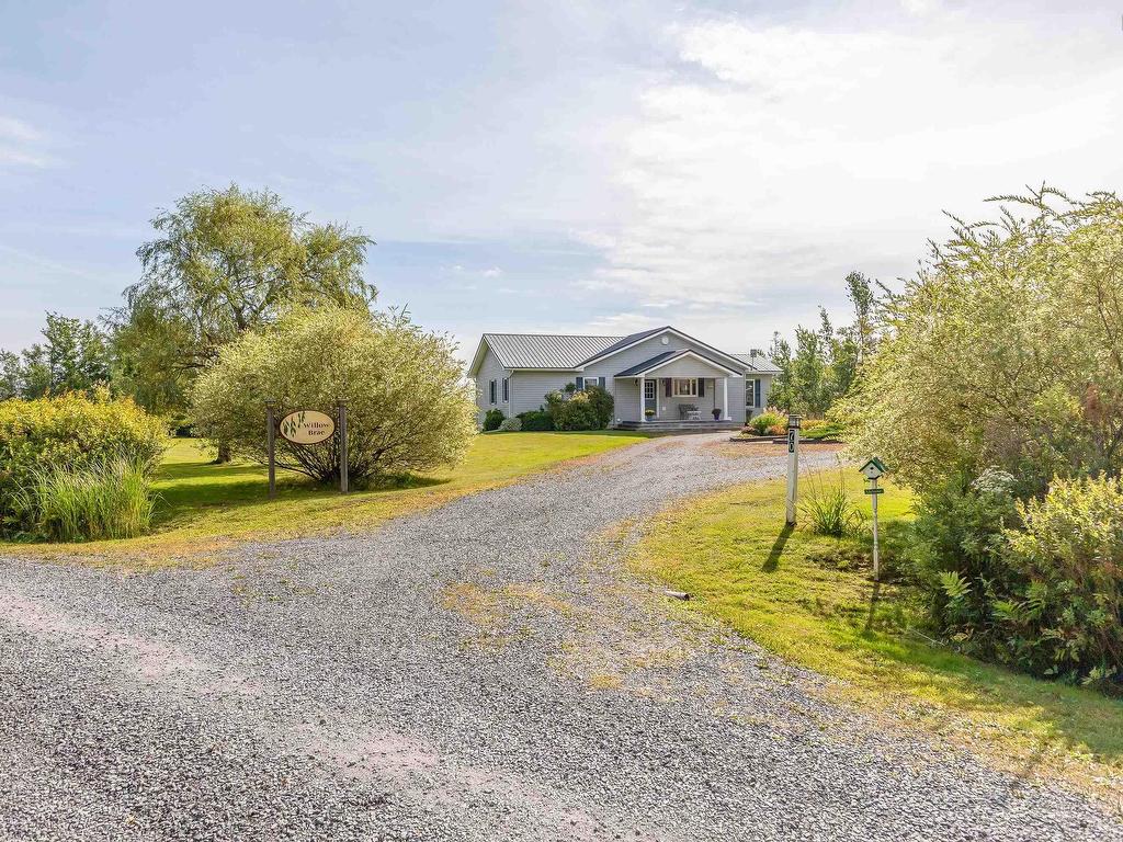 












70 Davidson Lane

,
Waterside,




NS
B0K 1H0

