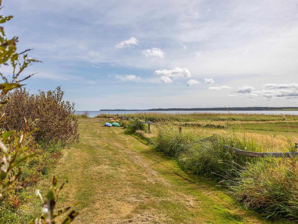 












70 Davidson Lane

,
Waterside,




NS
B0K 1H0

