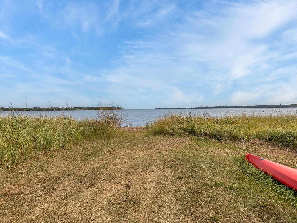 












70 Davidson Lane

,
Waterside,




NS
B0K 1H0

