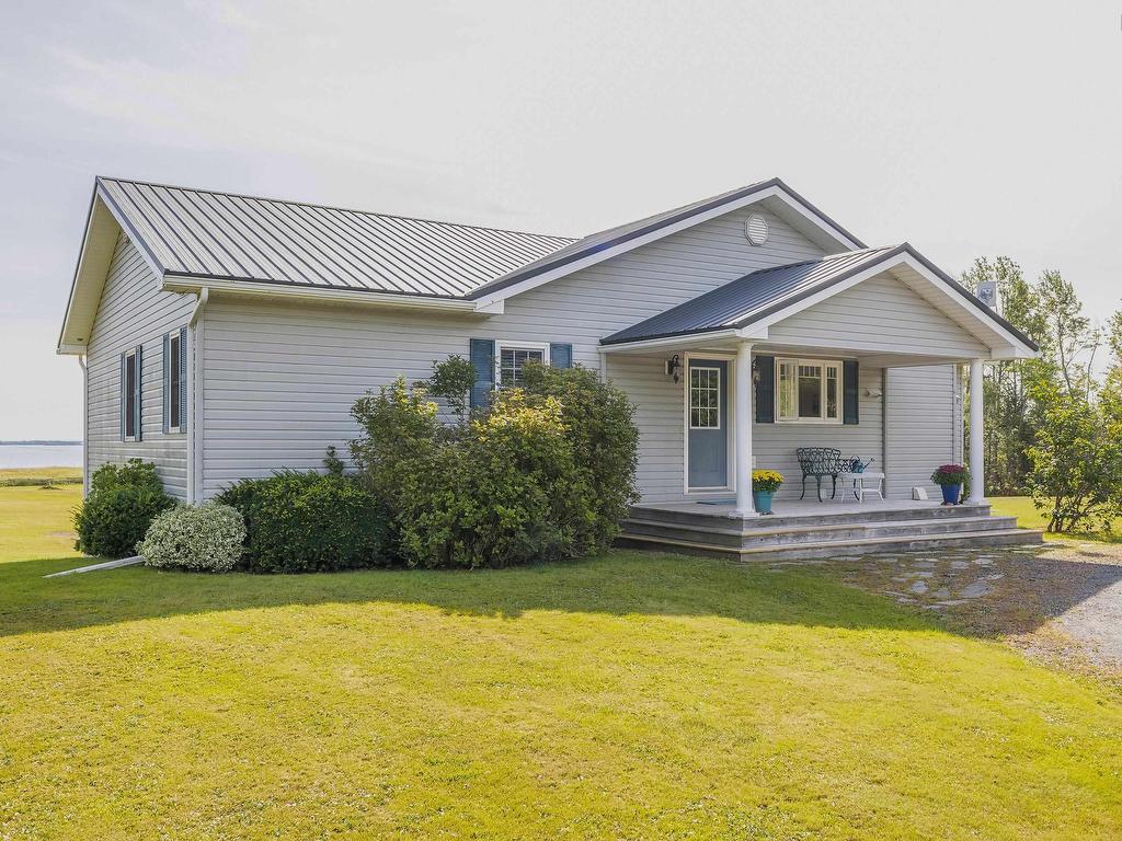 












70 Davidson Lane

,
Waterside,




NS
B0K 1H0

