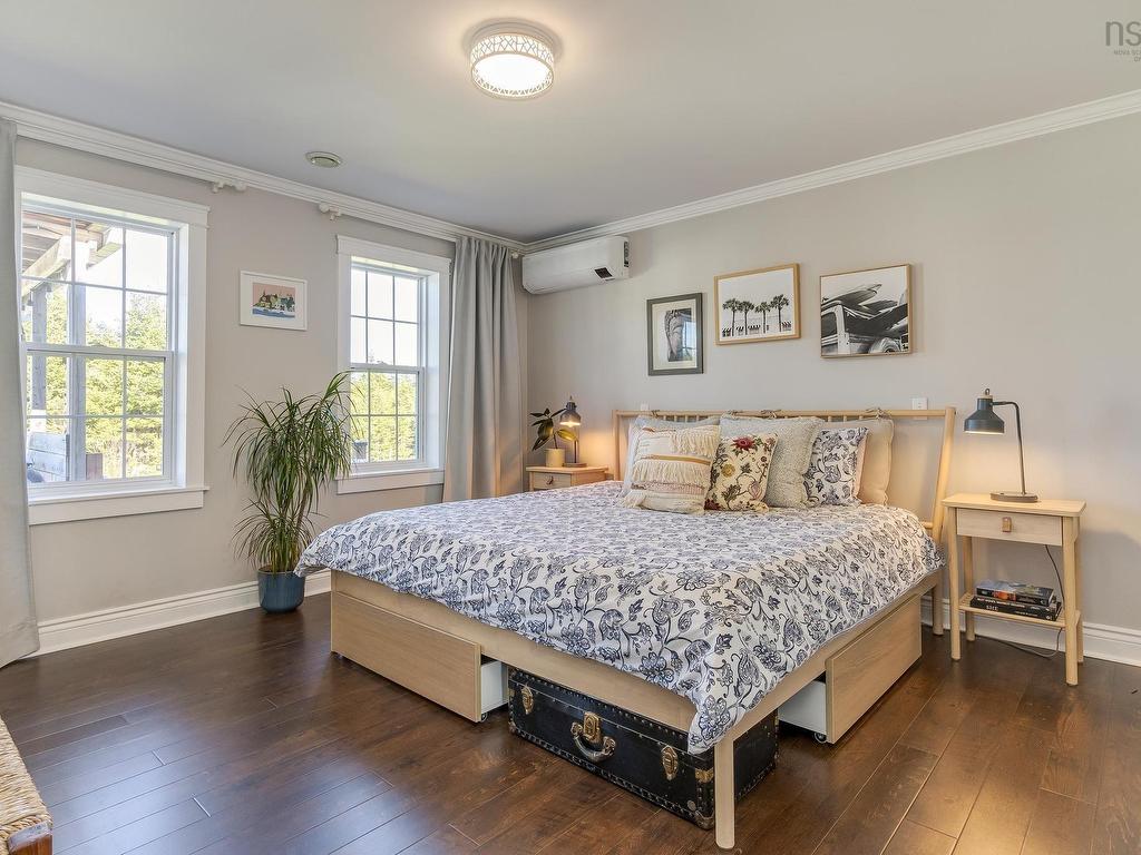 












289 Leslie Road

,
East Lawrencetown,




NS
B2Z 1T4

