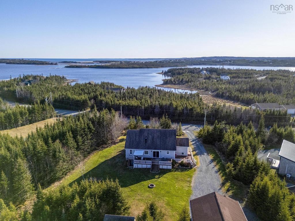 












289 Leslie Road

,
East Lawrencetown,




NS
B2Z 1T4

