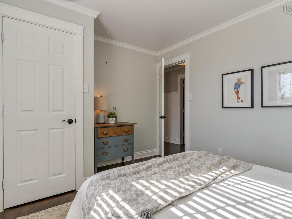 












289 Leslie Road

,
East Lawrencetown,




NS
B2Z 1T4

