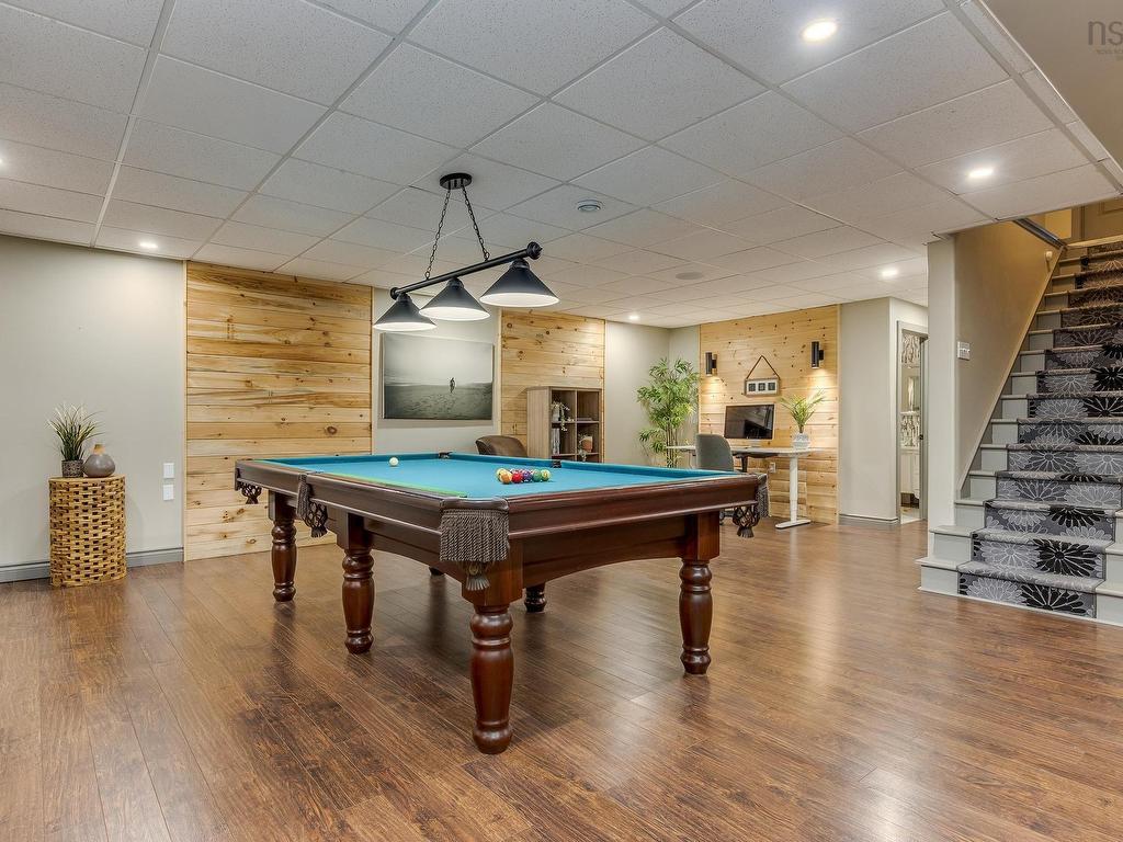 












289 Leslie Road

,
East Lawrencetown,




NS
B2Z 1T4

