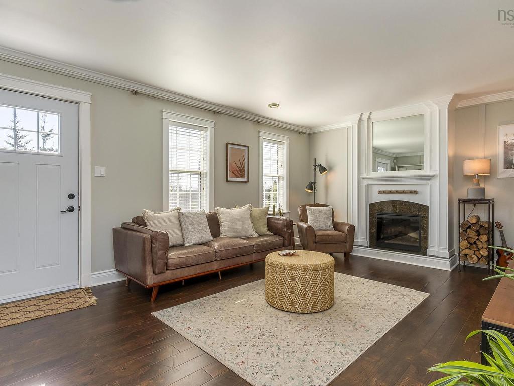 












289 Leslie Road

,
East Lawrencetown,




NS
B2Z 1T4

