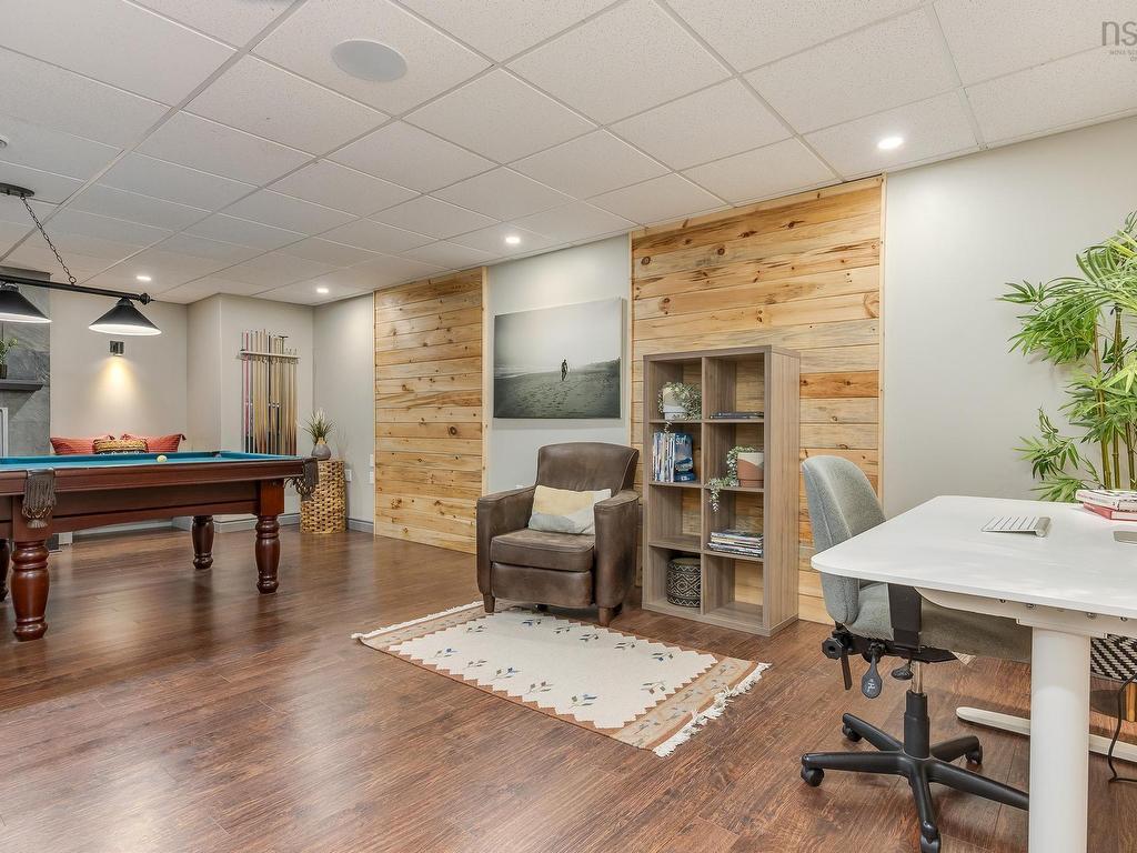 












289 Leslie Road

,
East Lawrencetown,




NS
B2Z 1T4

