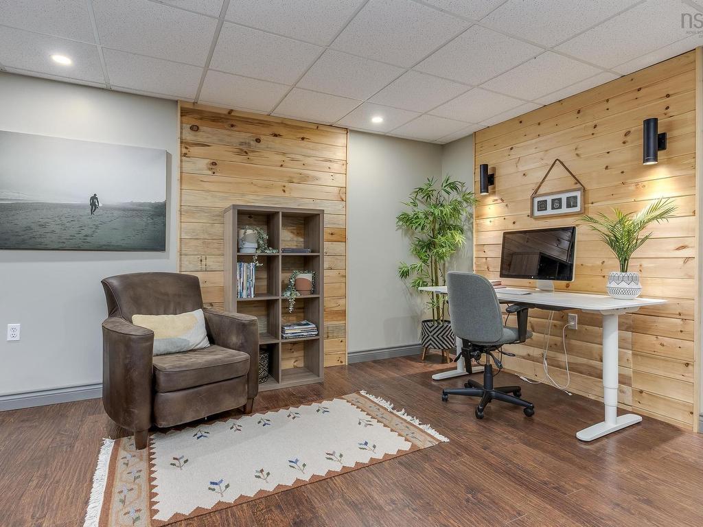 












289 Leslie Road

,
East Lawrencetown,




NS
B2Z 1T4

