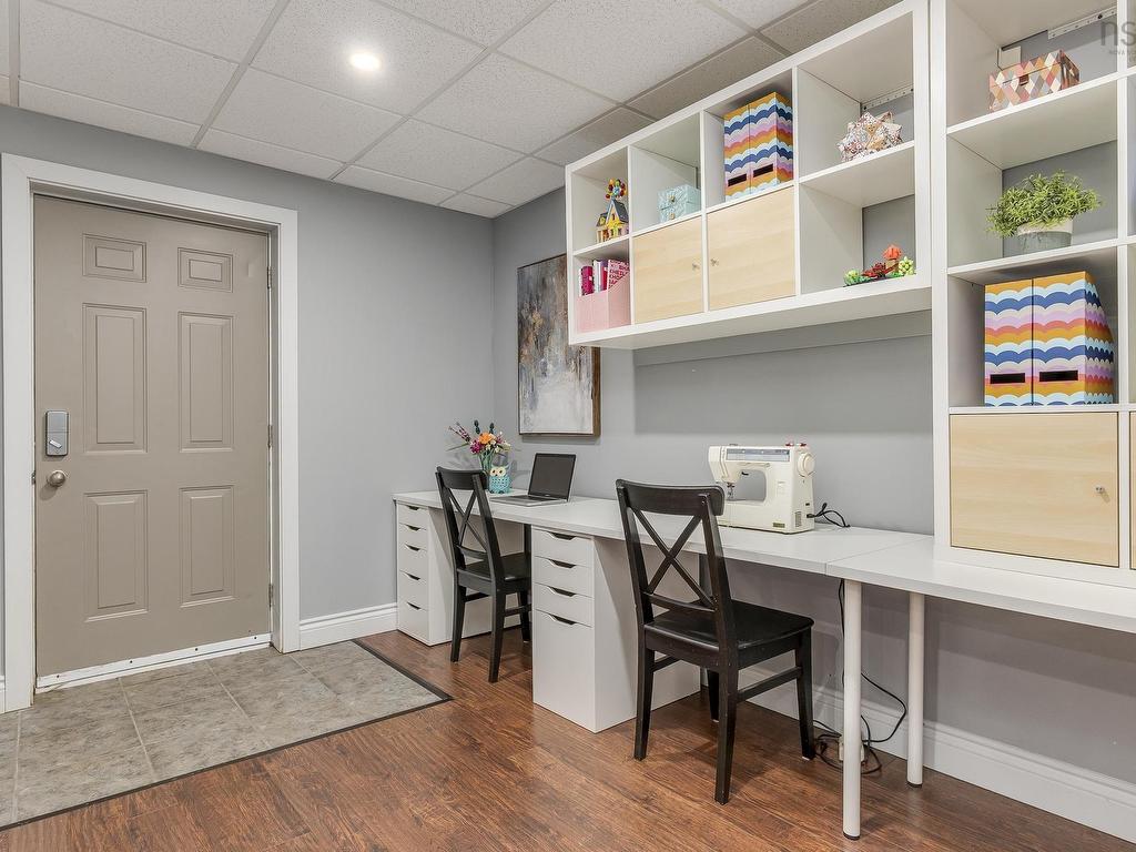 












289 Leslie Road

,
East Lawrencetown,




NS
B2Z 1T4

