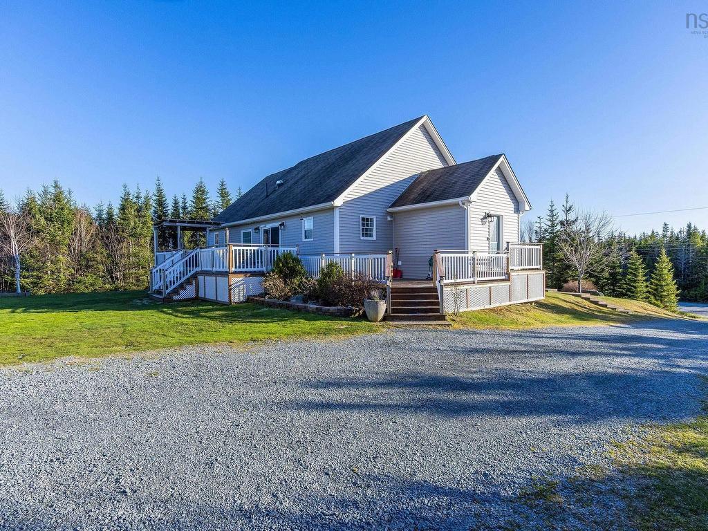 












289 Leslie Road

,
East Lawrencetown,




NS
B2Z 1T4

