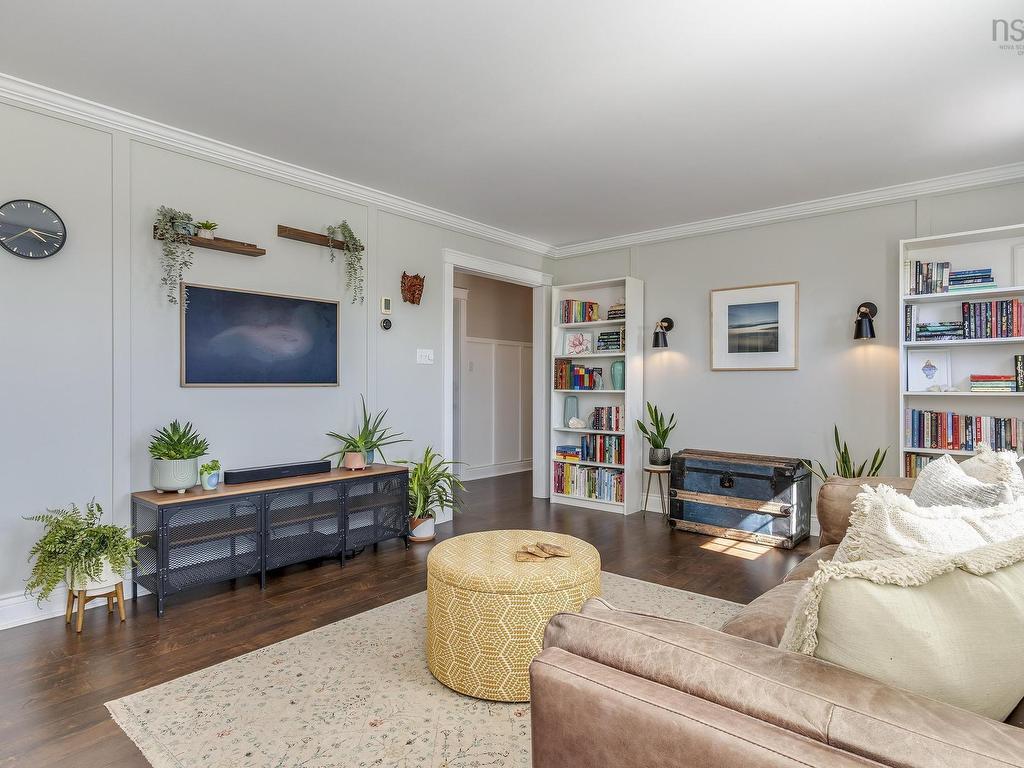 












289 Leslie Road

,
East Lawrencetown,




NS
B2Z 1T4

