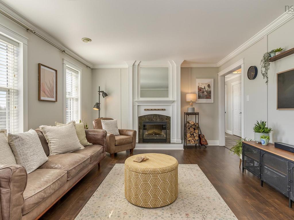 












289 Leslie Road

,
East Lawrencetown,




NS
B2Z 1T4

