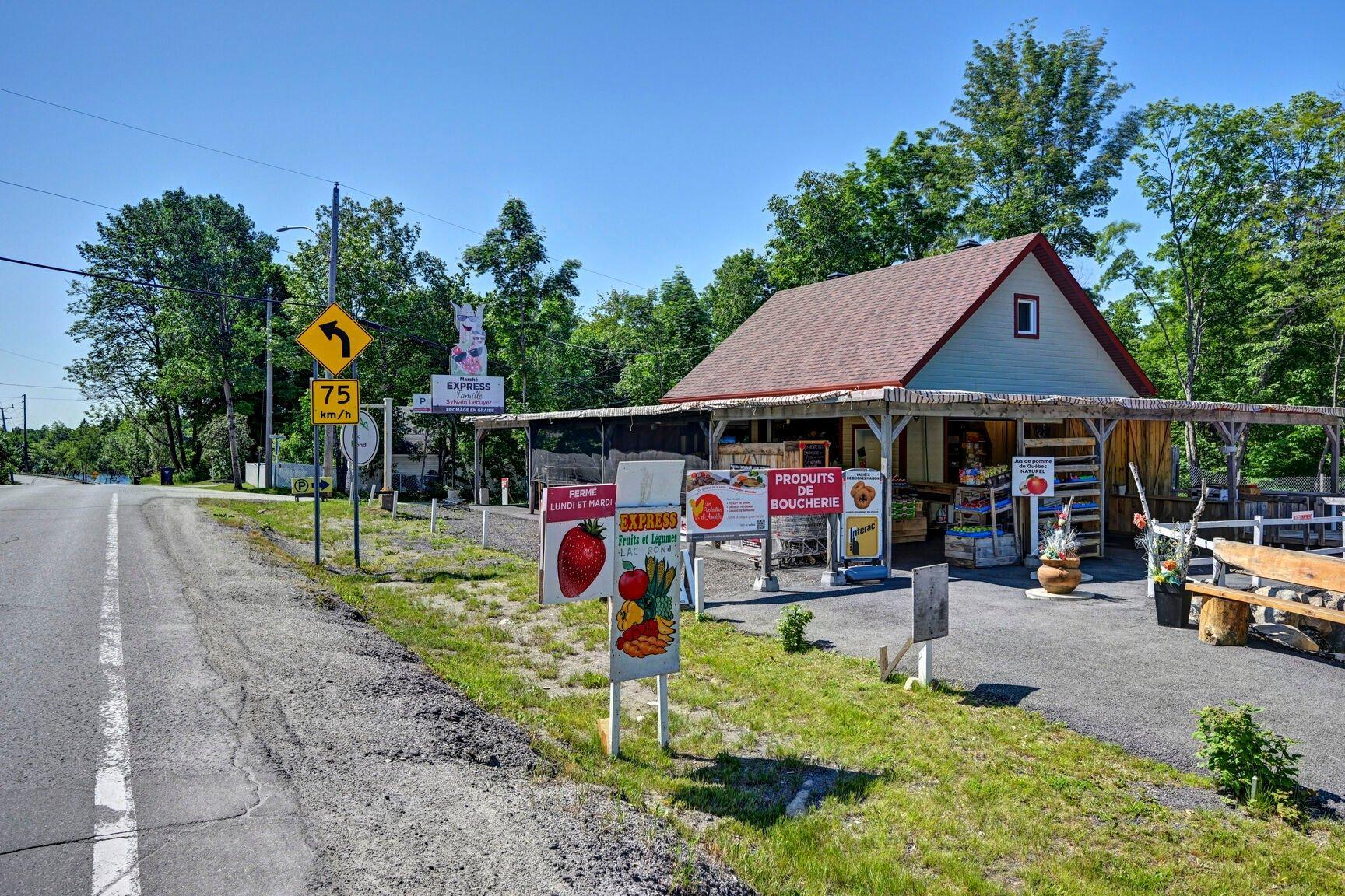 









100Z


Mtée Casino

,
Saint-Calixte,







QC
J0K1Z0

