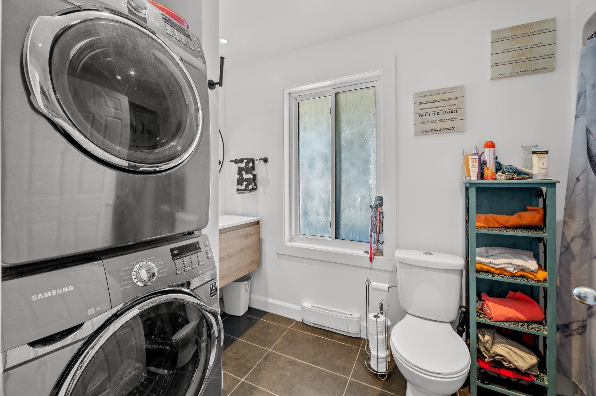 









1770


Rue Principale

,
Mont-Blanc,




QC
J0T2G0

