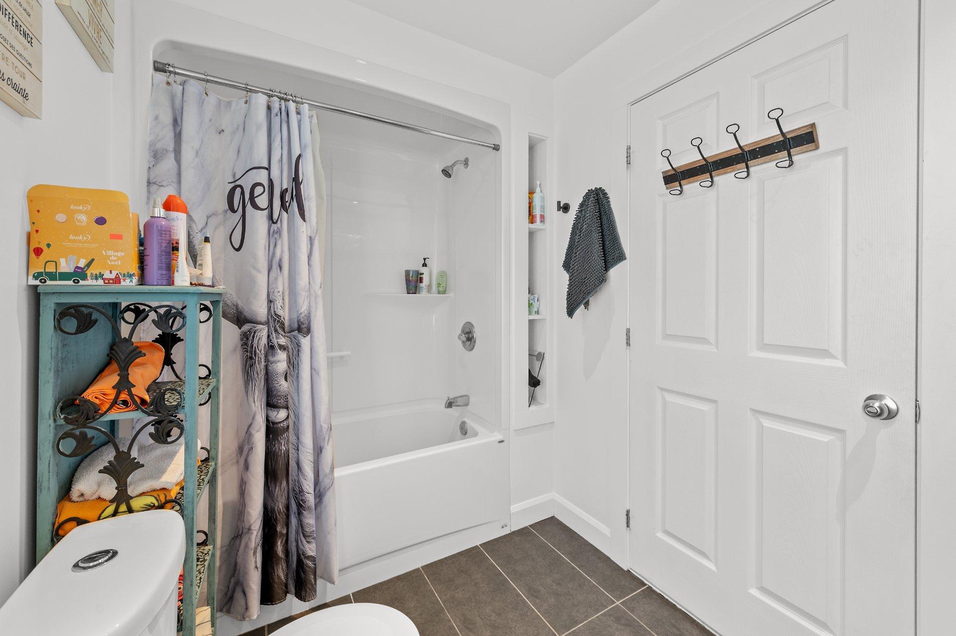 









1770


Rue Principale

,
Mont-Blanc,




QC
J0T2G0

