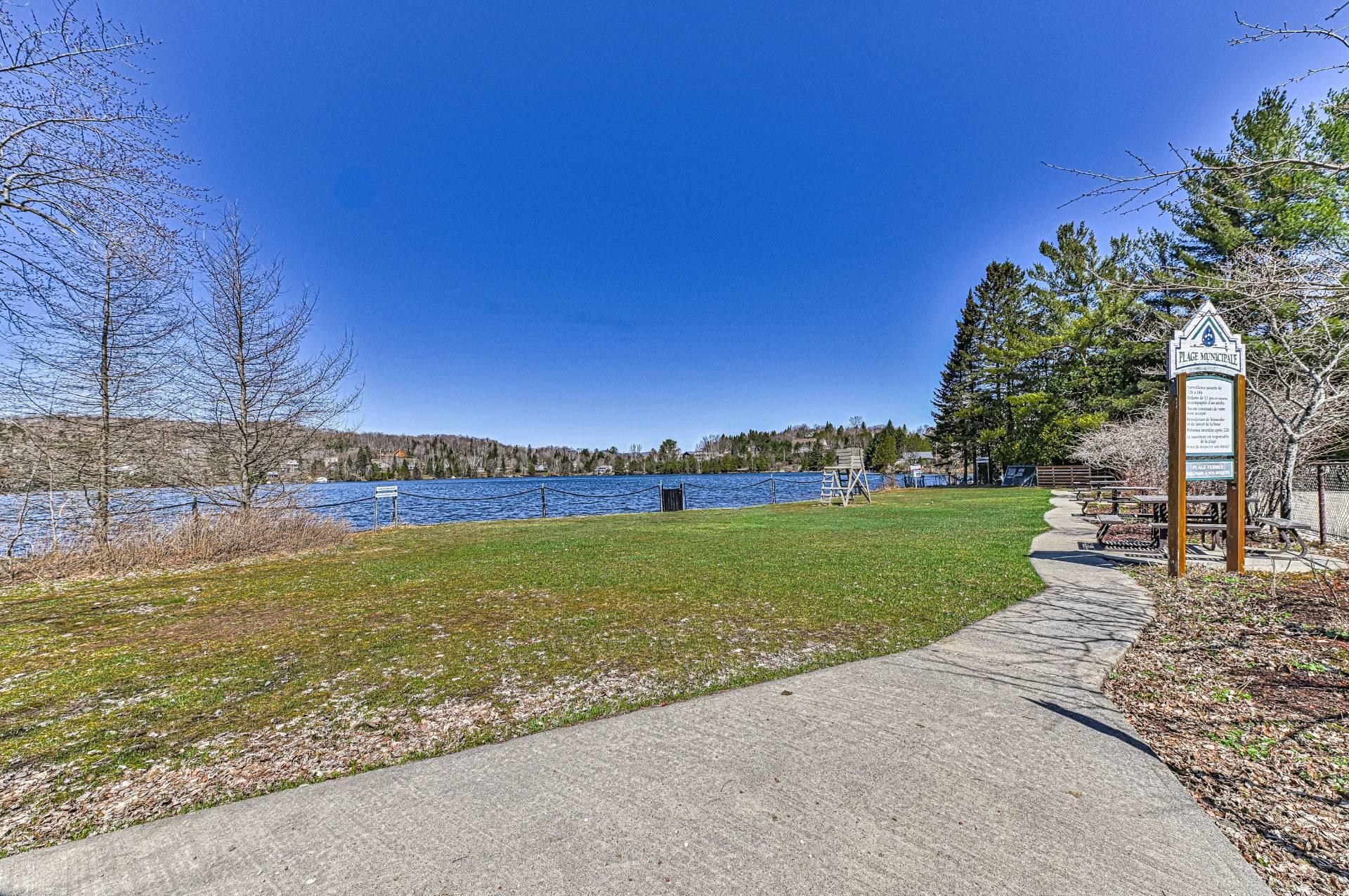 









1770


Rue Principale

,
Mont-Blanc,




QC
J0T2G0

