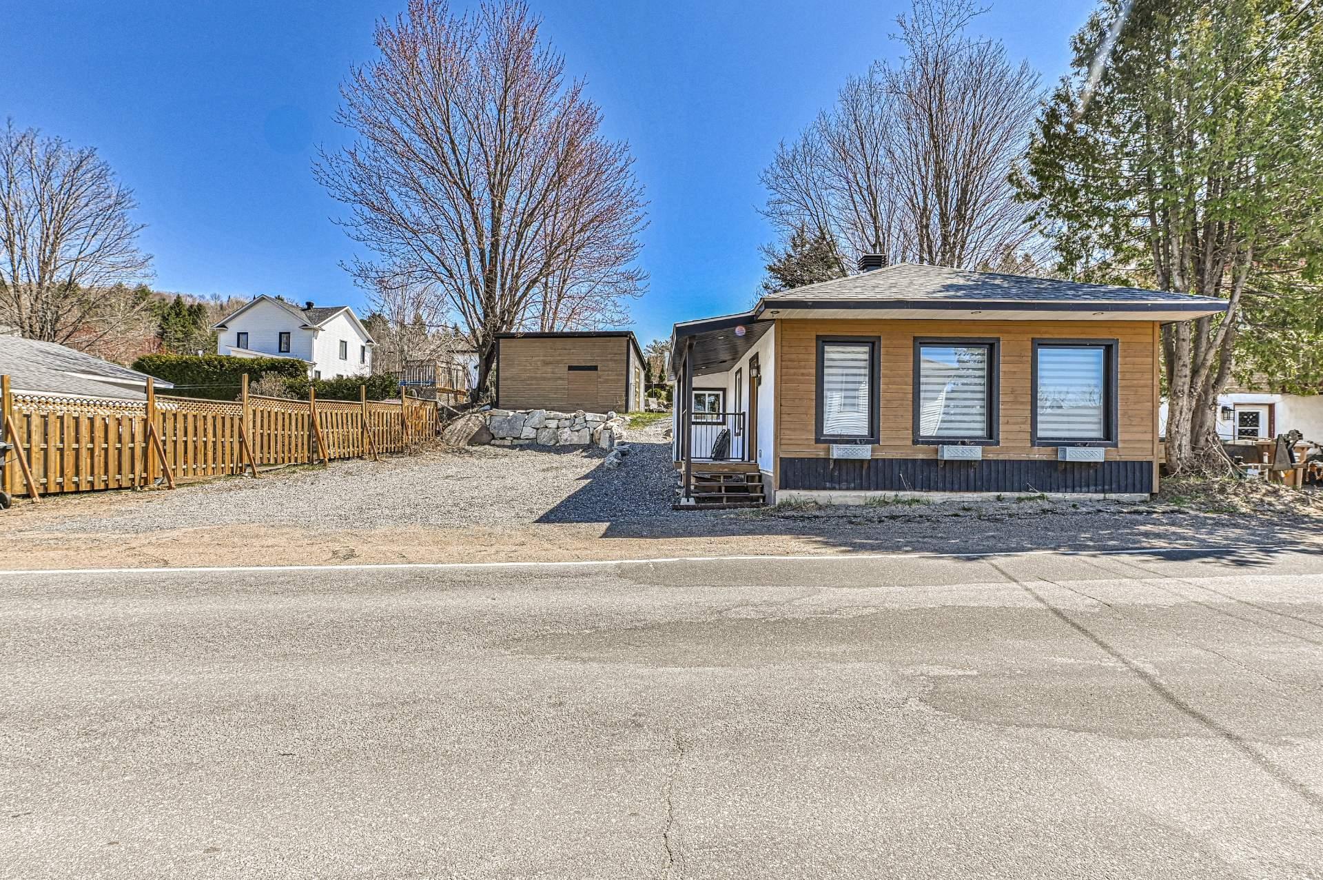









1770


Rue Principale

,
Mont-Blanc,




QC
J0T2G0

