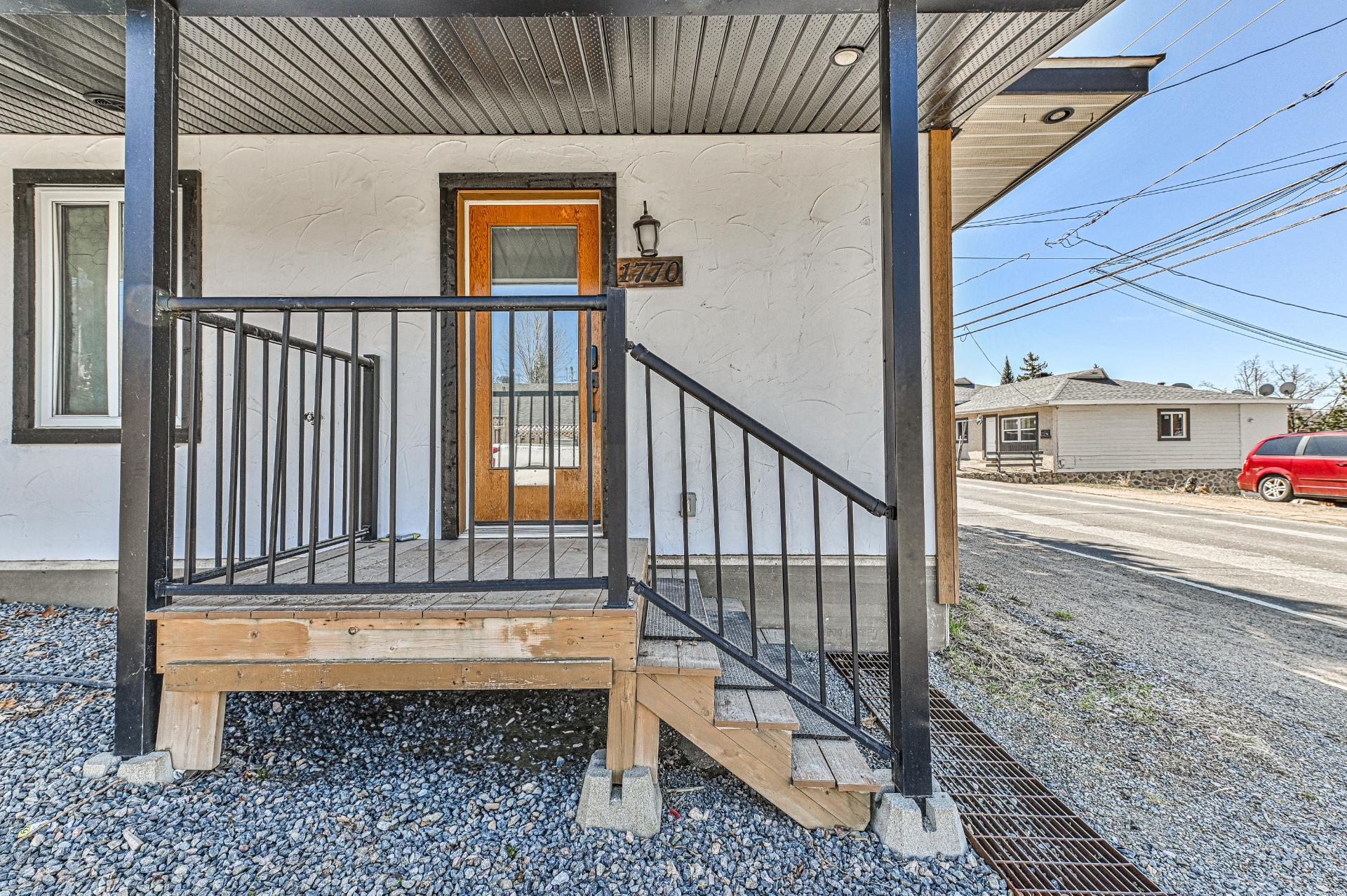 









1770


Rue Principale

,
Mont-Blanc,




QC
J0T2G0

