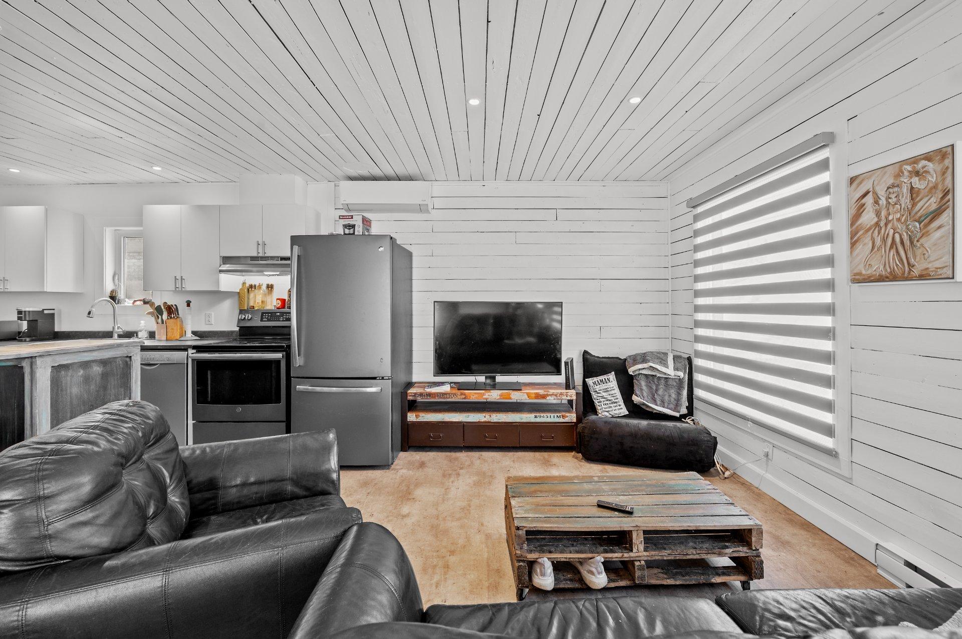 









1770


Rue Principale

,
Mont-Blanc,




QC
J0T2G0

