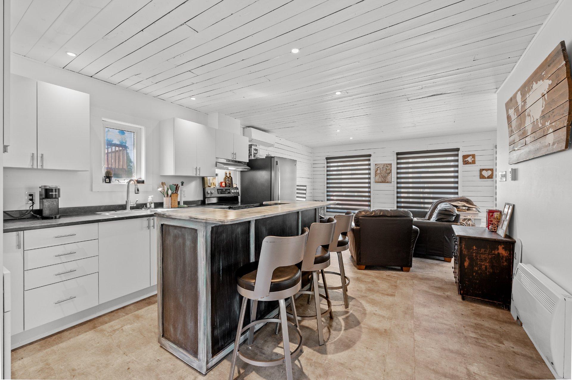 









1770


Rue Principale

,
Mont-Blanc,




QC
J0T2G0

