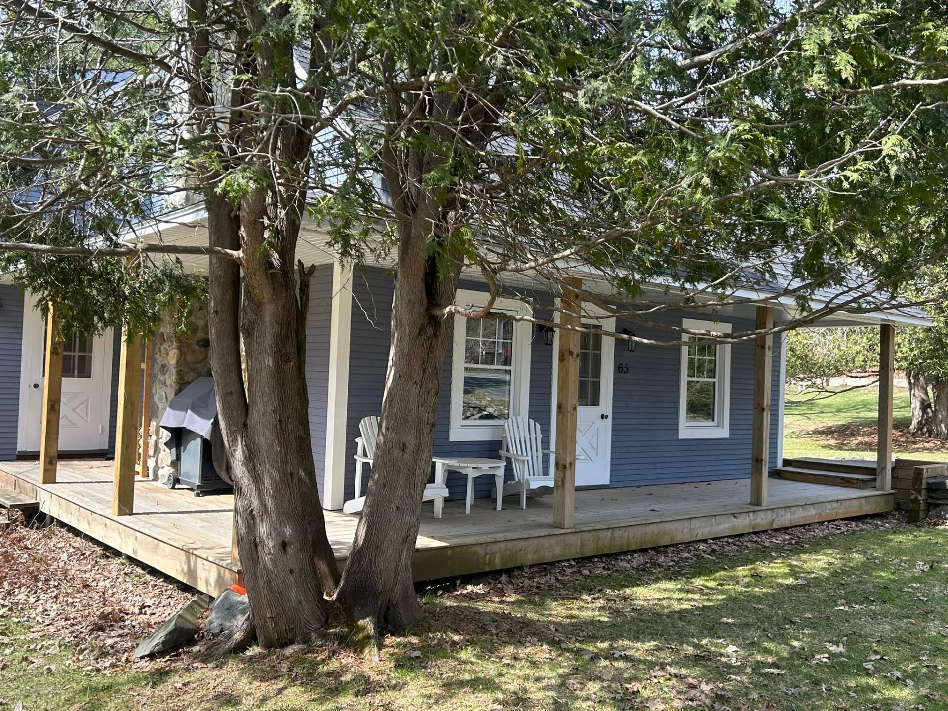 









65


Rue Victoria

,
Lac-Brome,




QC
J0E1V0

