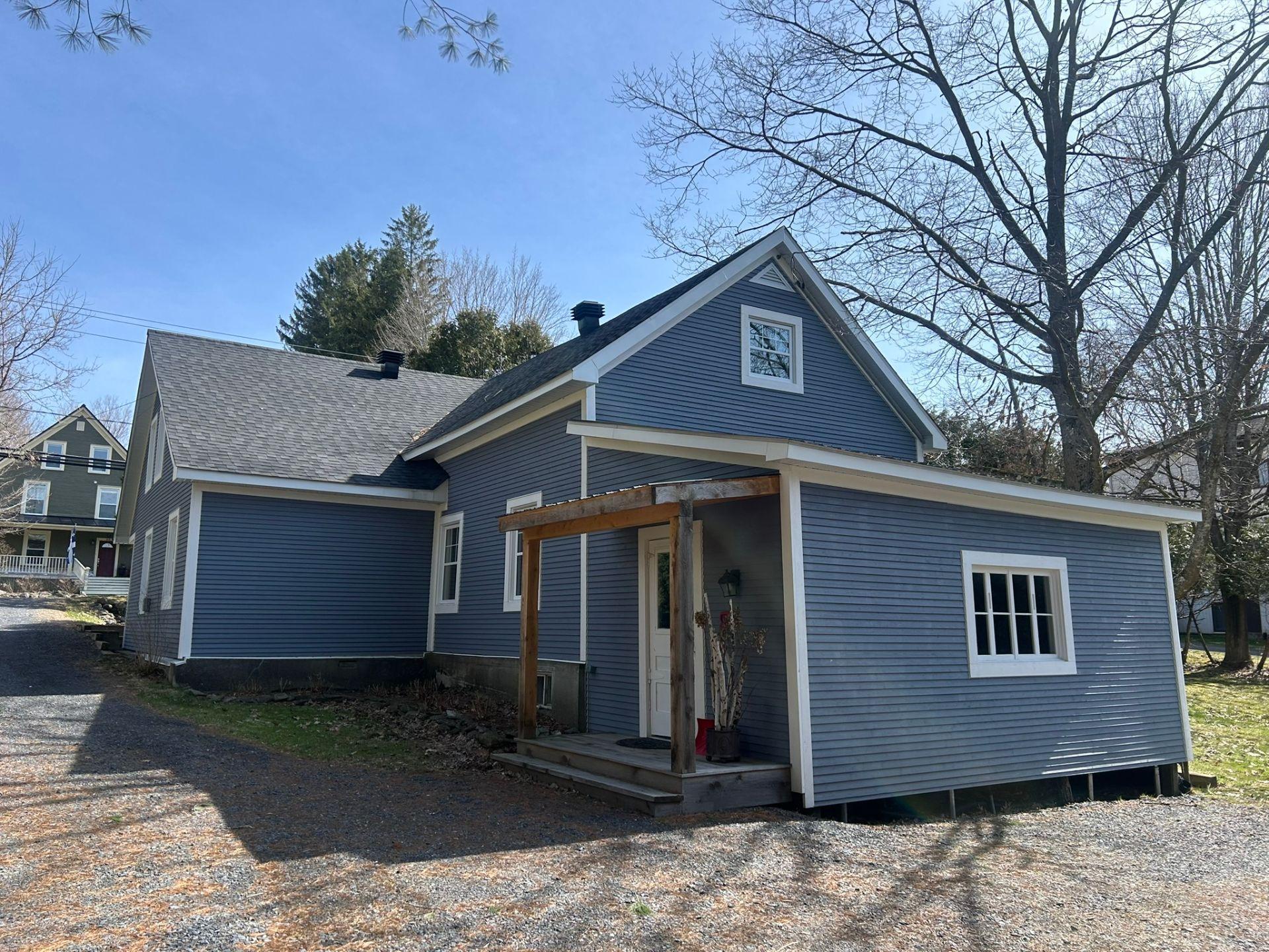 









65


Rue Victoria

,
Lac-Brome,




QC
J0E1V0

