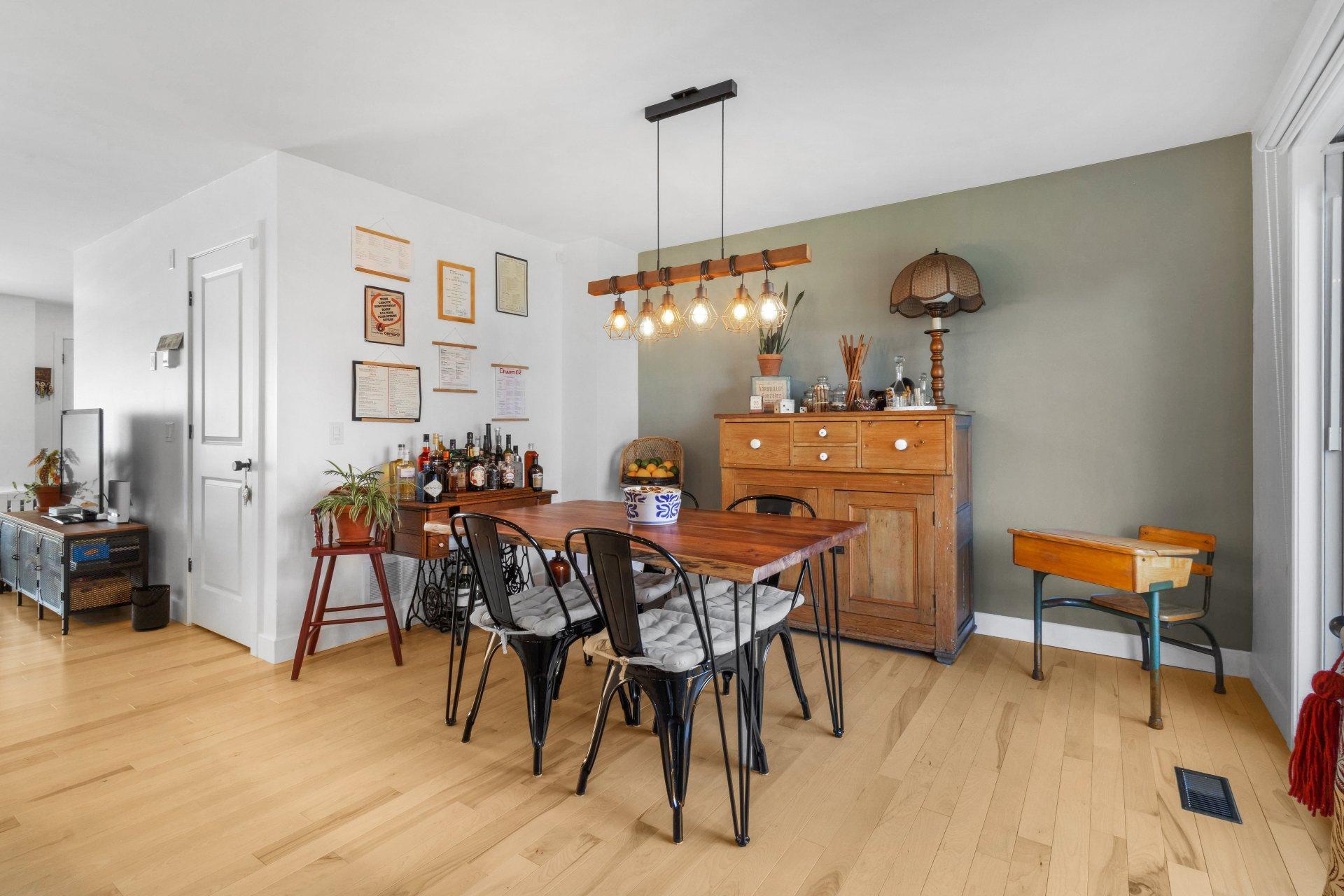









22


Rue Picken

,
Waterloo,




QC
J0E2N0

