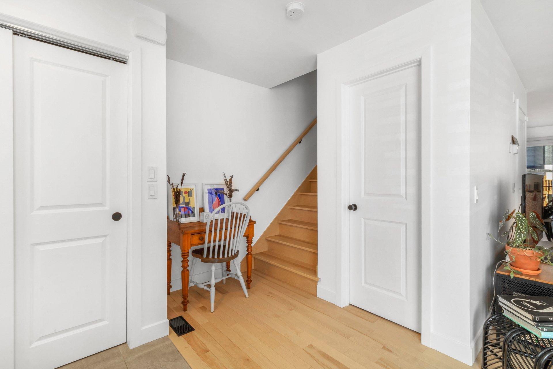 









22


Rue Picken

,
Waterloo,




QC
J0E2N0

