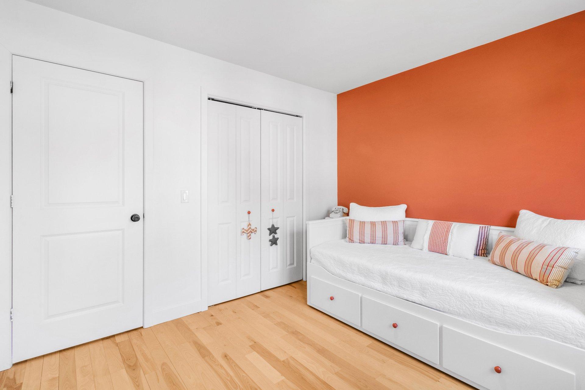 









22


Rue Picken

,
Waterloo,




QC
J0E2N0

