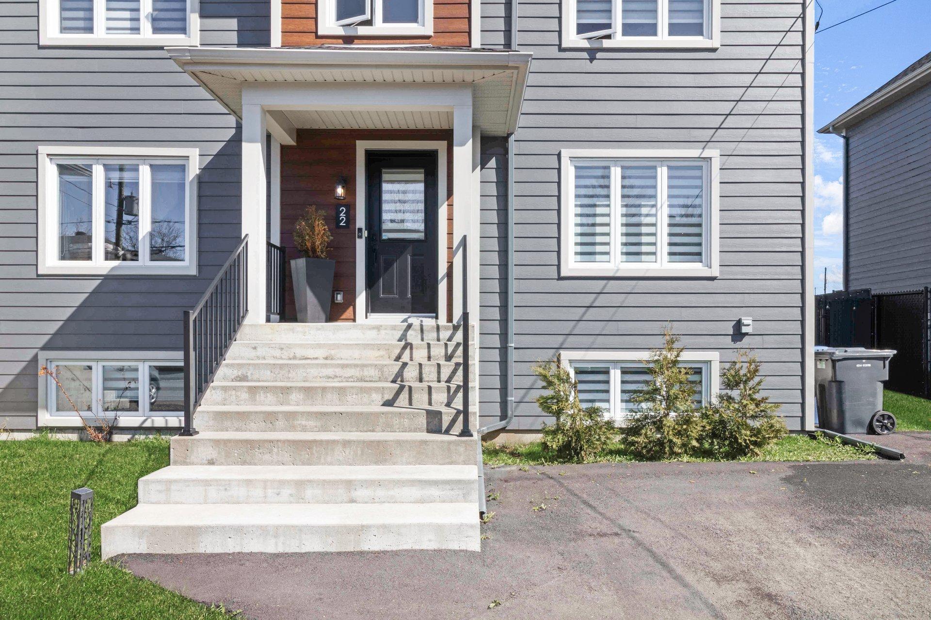 









22


Rue Picken

,
Waterloo,




QC
J0E2N0

