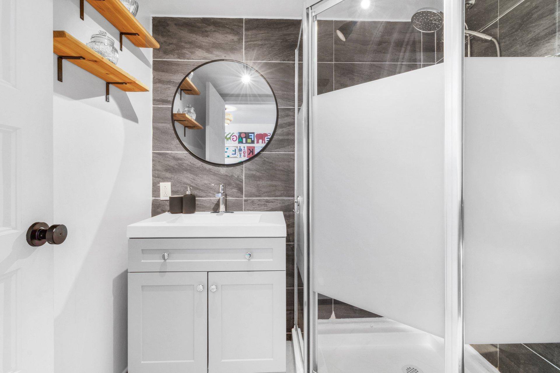 









22


Rue Picken

,
Waterloo,




QC
J0E2N0

