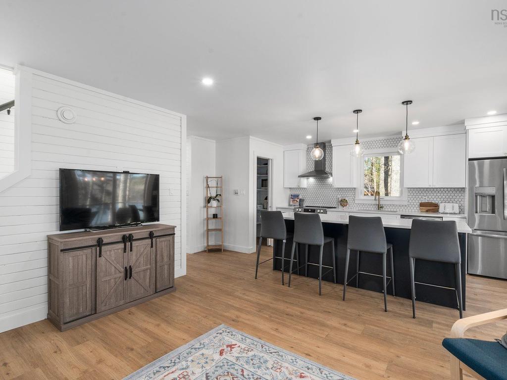 












96 Canyon Point

,
Falls Lake,




NS
B0N 2T0

