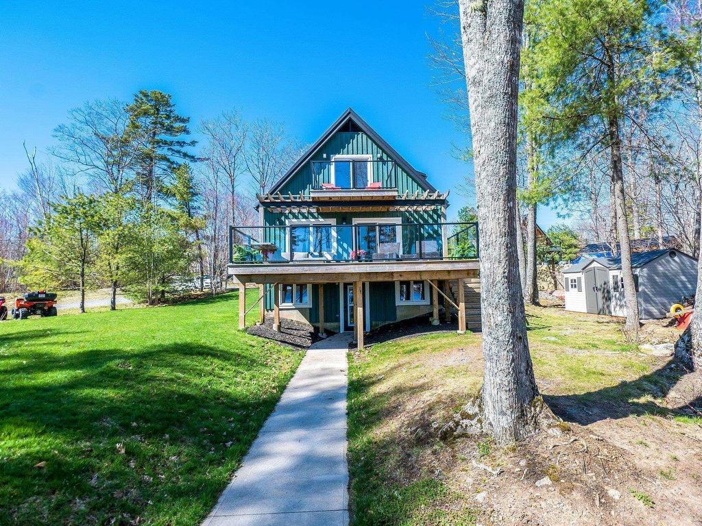 












96 Canyon Point

,
Falls Lake,




NS
B0N 2T0

