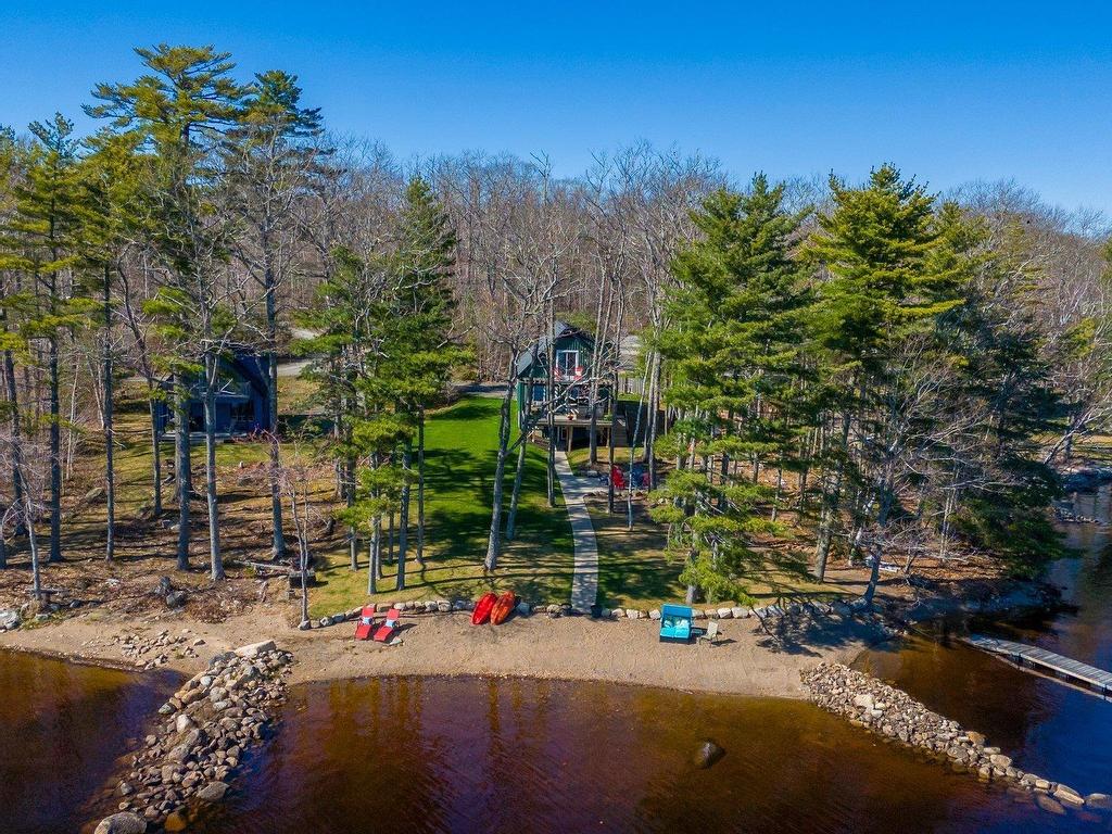 












96 Canyon Point

,
Falls Lake,




NS
B0N 2T0

