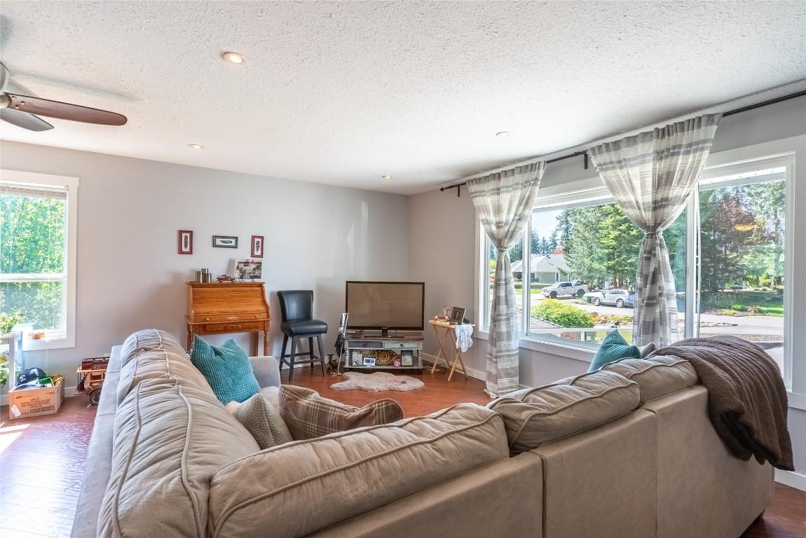 









2617


Golf Course

Drive,
Blind Bay,




BC
V0E 1H2

