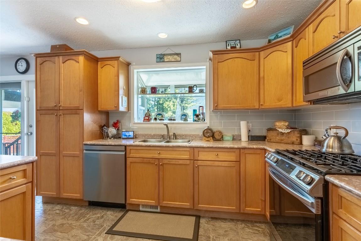 









2617


Golf Course

Drive,
Blind Bay,




BC
V0E 1H2

