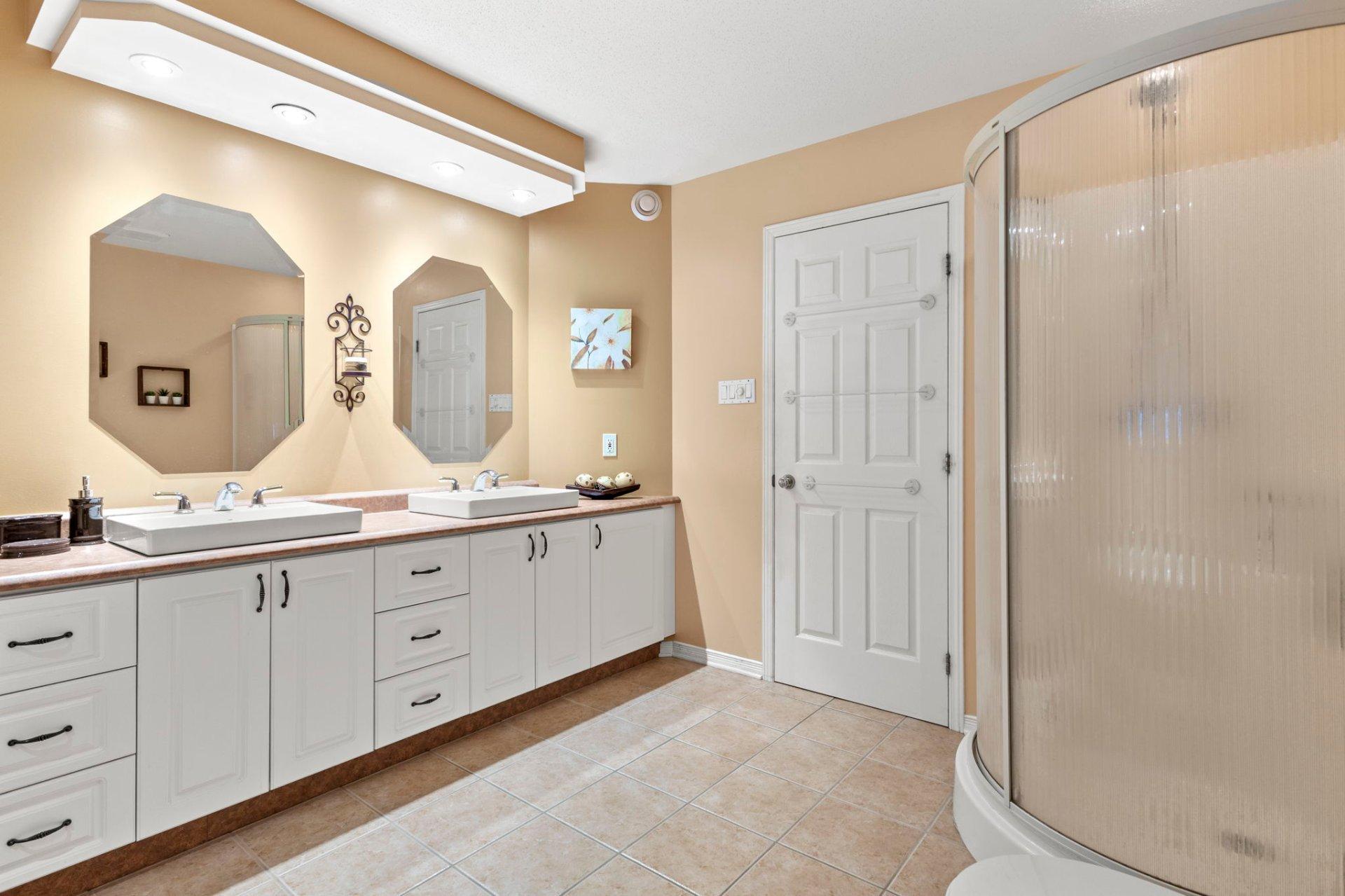 









8


Rue Jobin

,
Gatineau (Gatineau),




QC
J8V3T1

