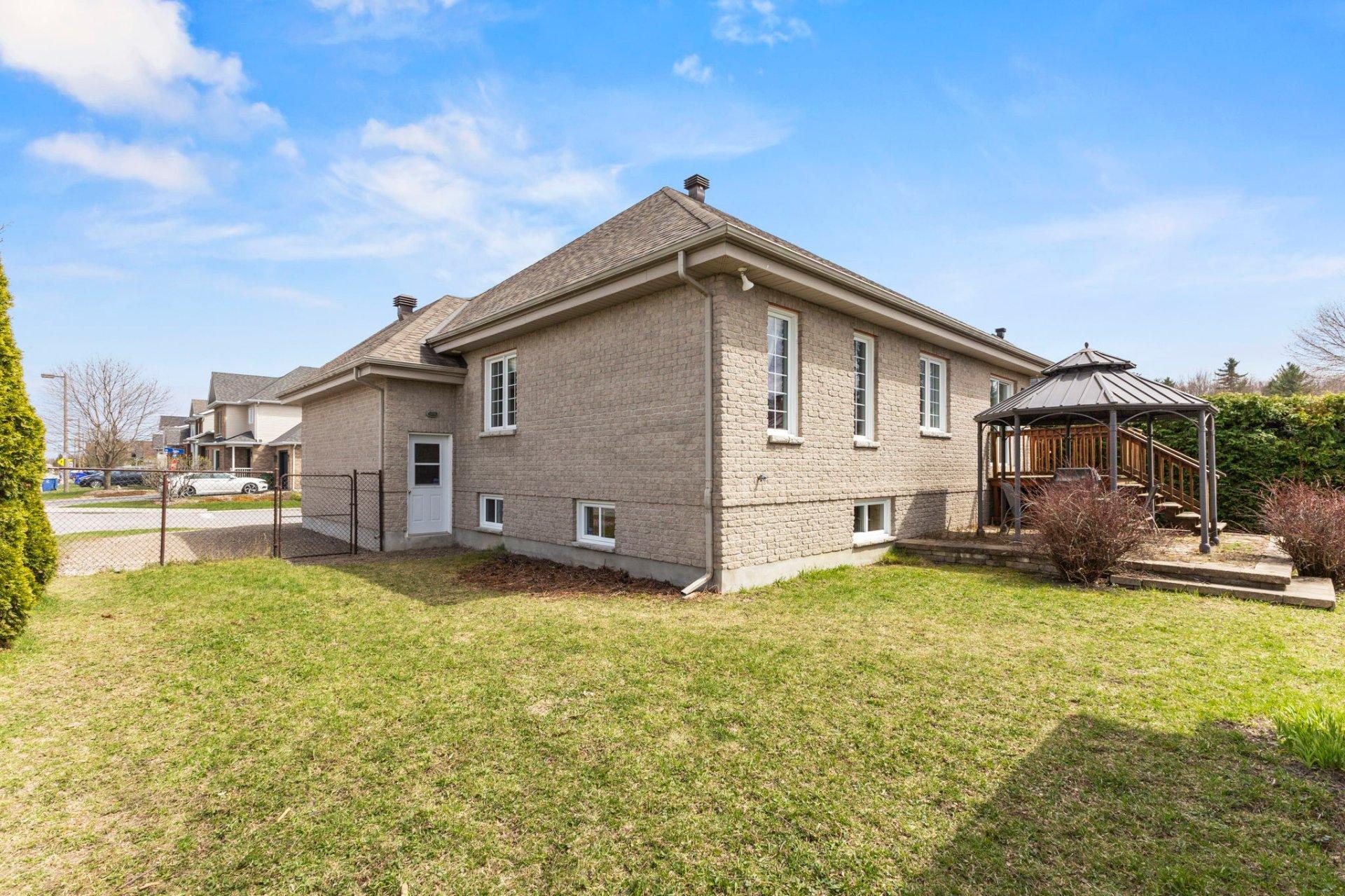 









8


Rue Jobin

,
Gatineau (Gatineau),




QC
J8V3T1

