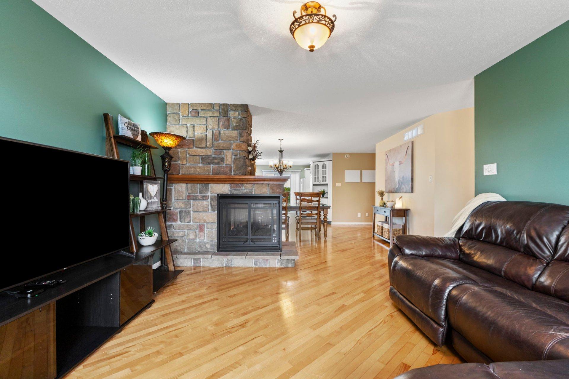 









8


Rue Jobin

,
Gatineau (Gatineau),




QC
J8V3T1

