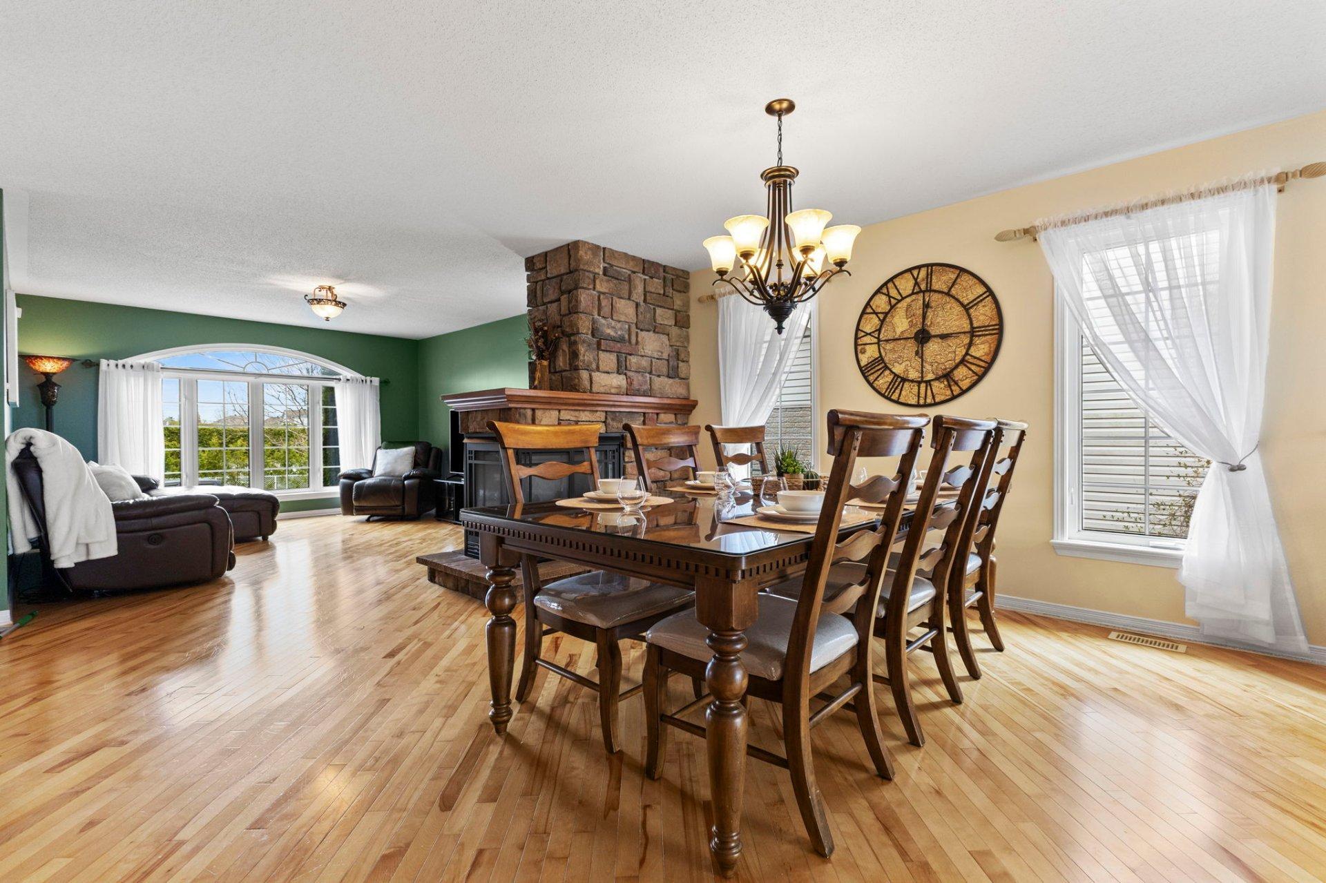 









8


Rue Jobin

,
Gatineau (Gatineau),




QC
J8V3T1

