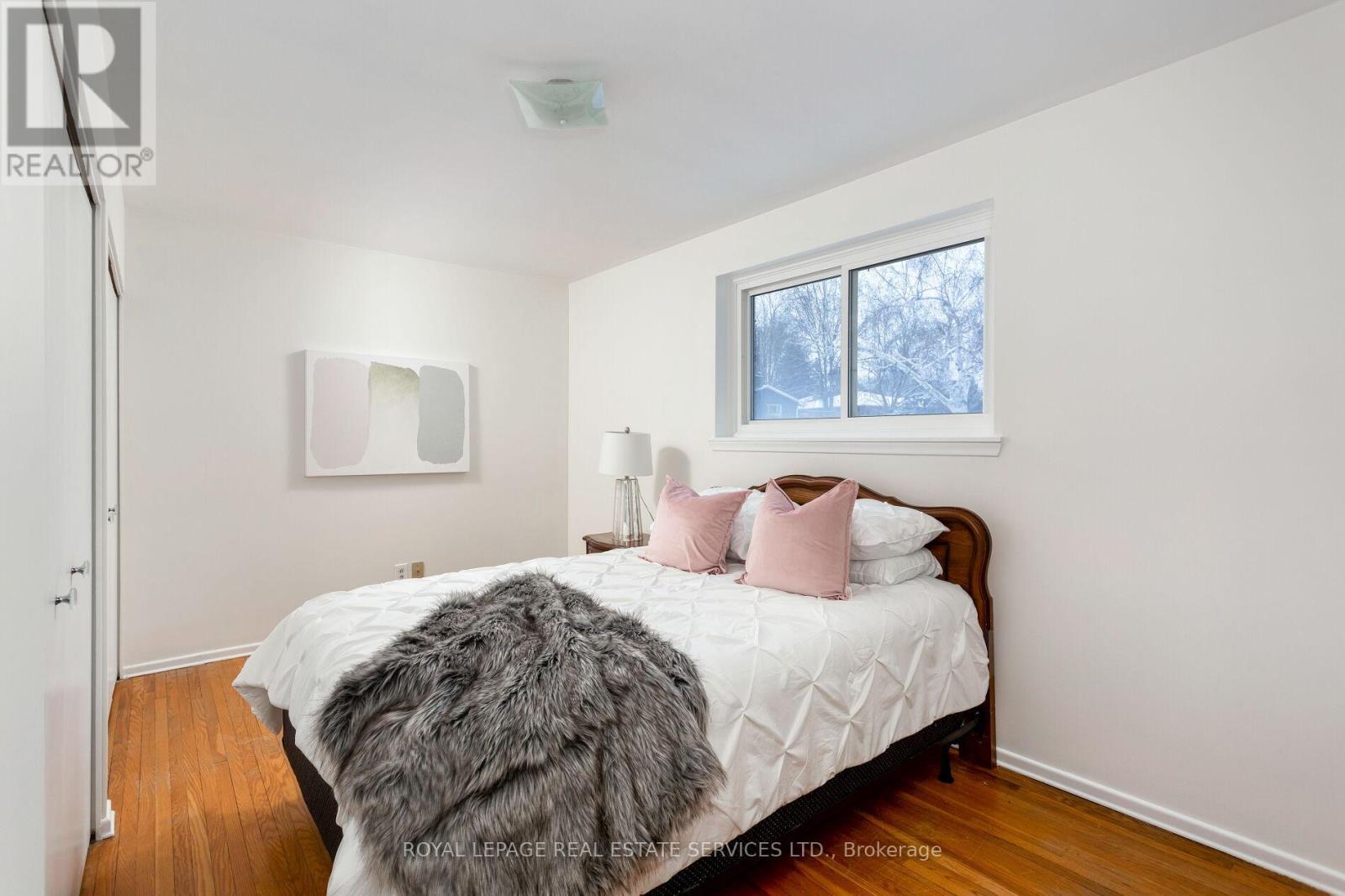 












1106 FALGARWOOD DRIVE

,
Oakville,




Ontario
L6H1N9

