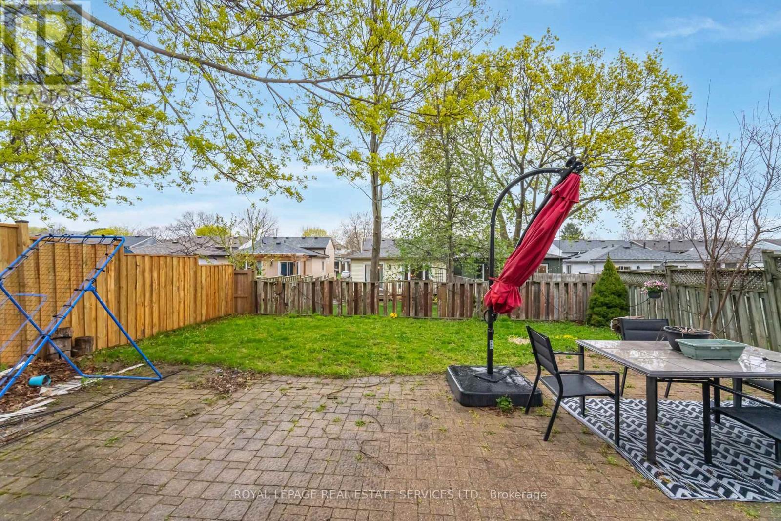 












2241 LEOMINSTER DRIVE

,
Burlington,




Ontario
L7P3W8

