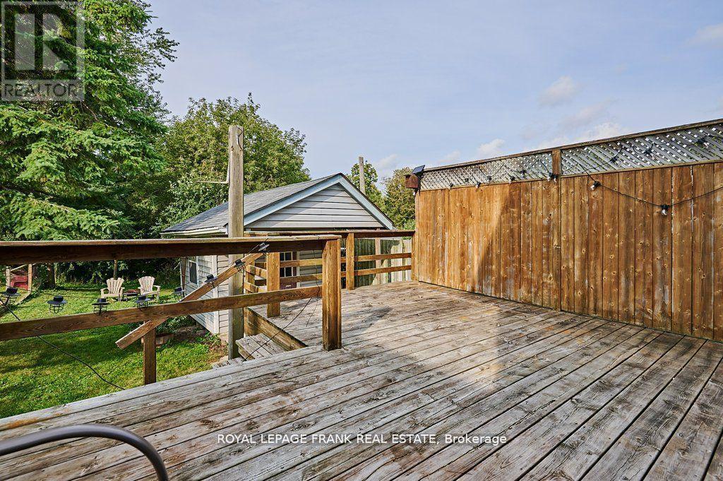 












493 ST. LAWRENCE AVENUE

,
Oshawa (Central),




Ontario
L1H4C3

