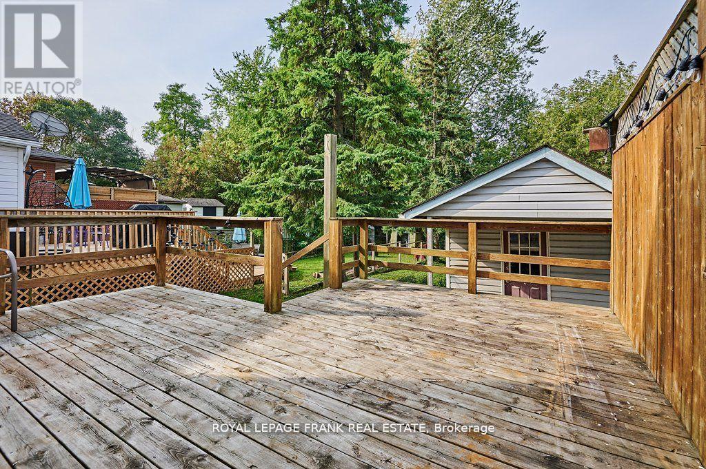 












493 ST. LAWRENCE AVENUE

,
Oshawa (Central),




Ontario
L1H4C3

