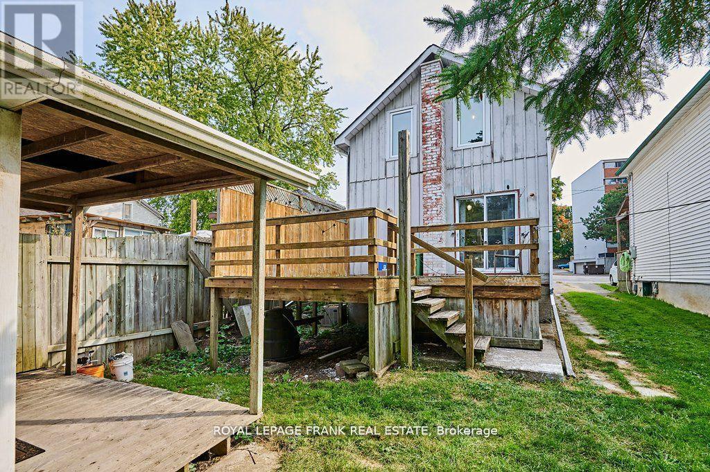 












493 ST. LAWRENCE AVENUE

,
Oshawa (Central),




Ontario
L1H4C3

