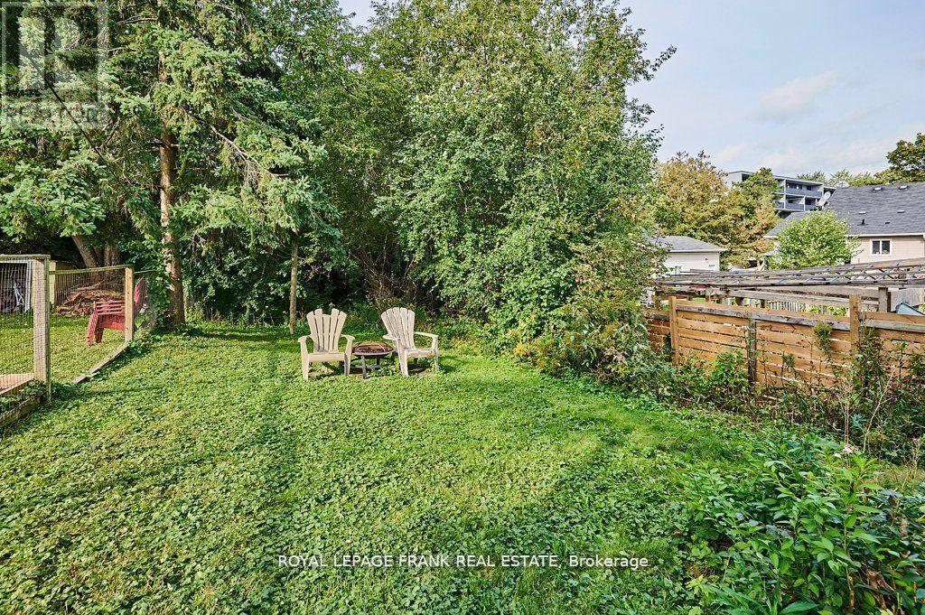 












493 ST. LAWRENCE AVENUE

,
Oshawa (Central),




Ontario
L1H4C3

