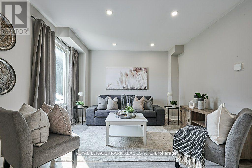 












493 ST. LAWRENCE AVENUE

,
Oshawa (Central),




Ontario
L1H4C3

